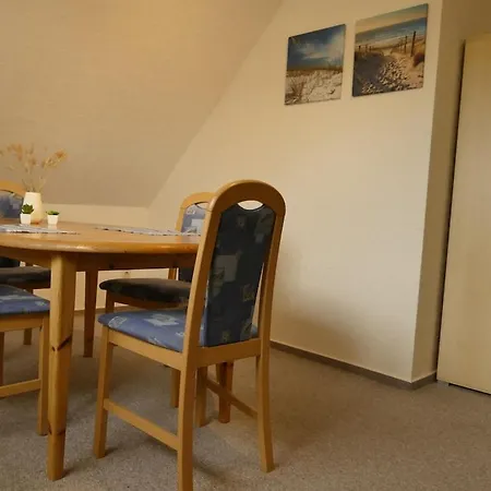 Appartement Cozy In With Garden Rovershagen