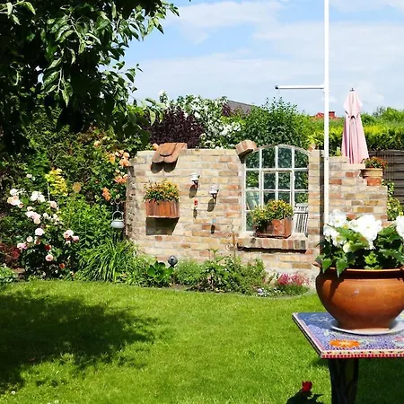 Apartment Cozy In With Garden Rovershagen